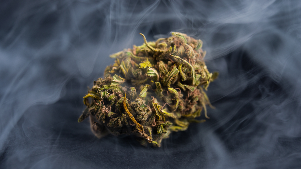 CBD qui pique la gorge : d'où ça vient et comment l'éviter facilement
